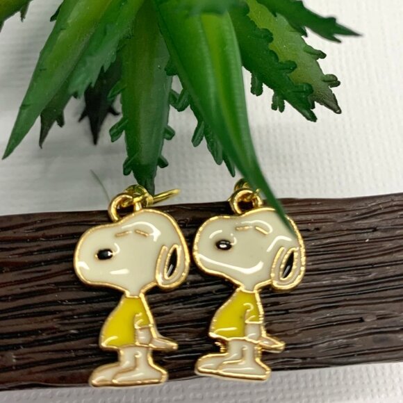 Snoopy Earring, Peanuts Earring, Gift Idea, Snoopy Charm, Peanuts Charm, Snoopy - Picture 3 of 5